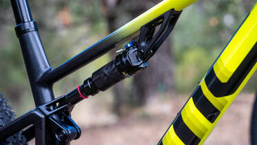 BMC Fourstroke MY23 // Neues Cross-Country Bike