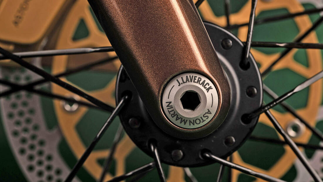 Dreambike J.Laverack Aston Martin.1R Rennrad Steckachse