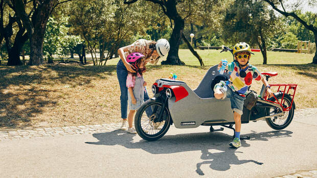 E-Lastenrad I Cannondale Cargobikes I Detail Wonderwagen Ladebox mit Kindern