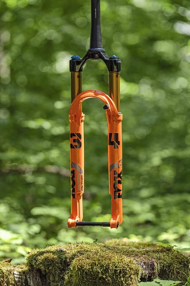 FOX 34 SC VS. ROCK SHOX SID, 120-mm Federgabeln