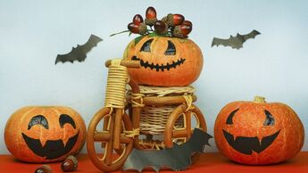 Halloween pumpkins, acorns and paper bats