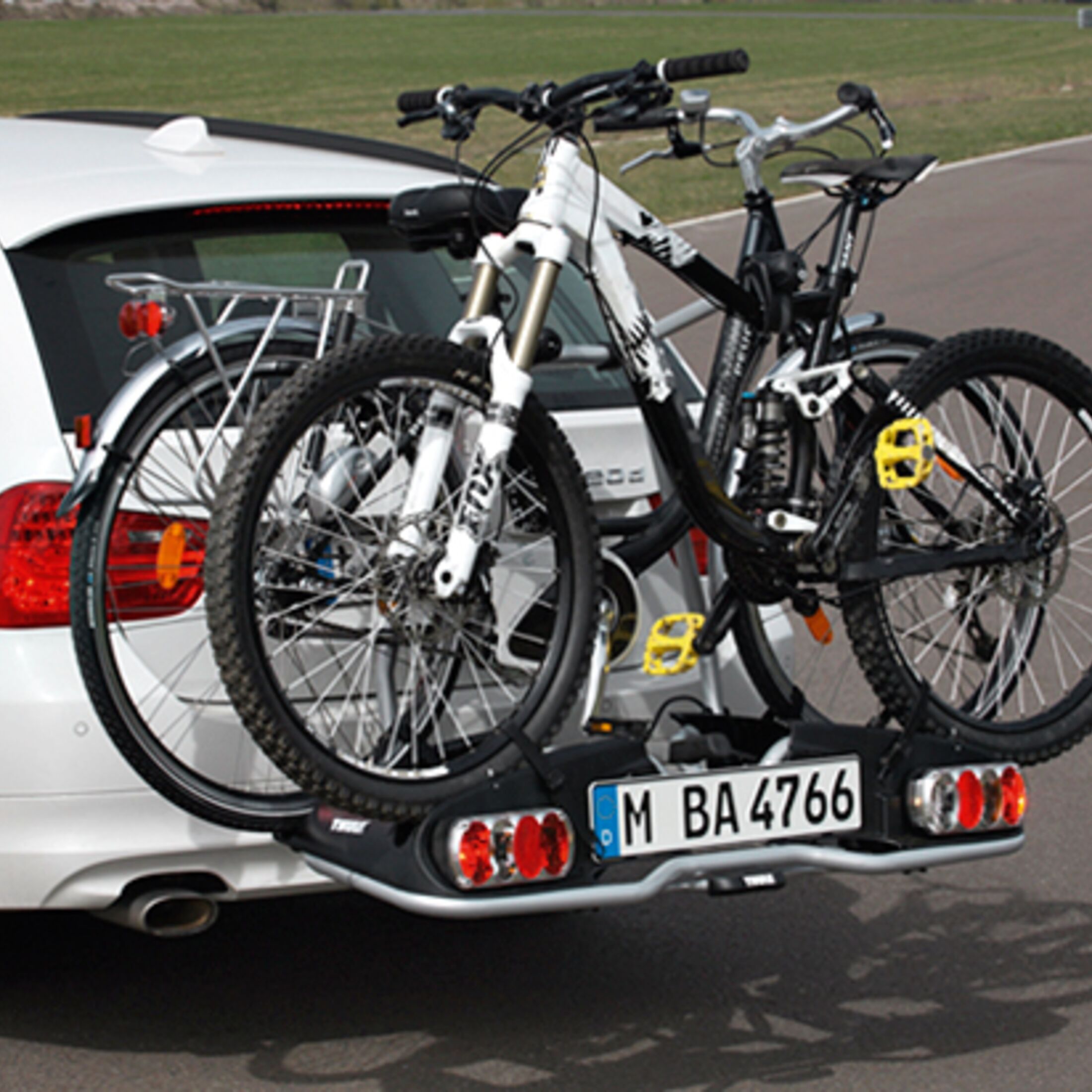 Unterwegs mit Auto und Velo  Was Sie über Fahrradträger wissen müssen