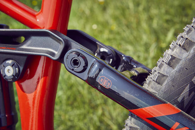 MB-0718-all-mountain-test-votec-detail-1 (jpg)