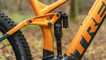 Megatest E-MTBs: Trek Rail 9