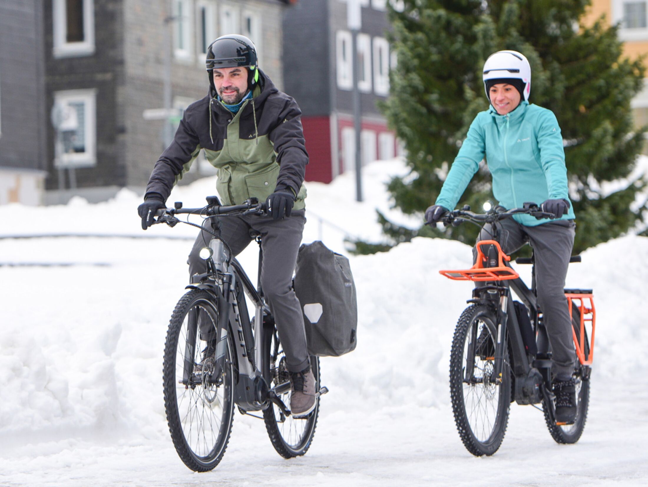 E-Biken bei Wind und Wetter – Darauf solltest du bei Hitze, Kälte und  Regenwetter achten