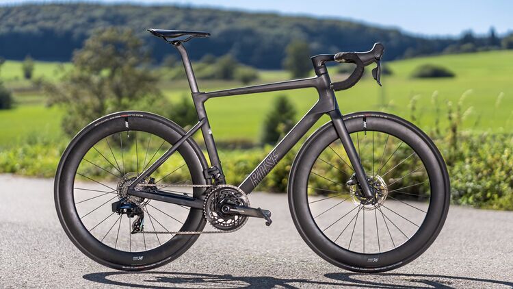 Spitzenduell: Canyon Ultimate CF SLX vs. Rose XLite 06