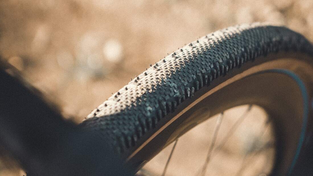Sebastian Breuers Rose Backroad Gravelbike für Across Andes 2024: Vorderreifen