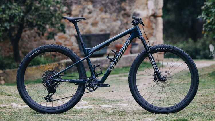 Seitenansicht Racebike Specialized Epic World Cup Pro 2023