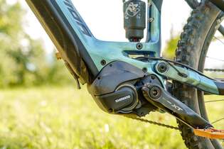Shimano EP8 vs. E8000
