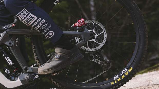 SRAM Maven Ultimate MTB-Bremse – Hinterradbremse In Silber, 2000 Mm Schlauch, Hochglanzpoliert Mit Benutzerschutz-Funktionen