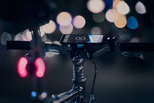 UB-cobi-lifestyle-rearlight-bynight-1440.jpg