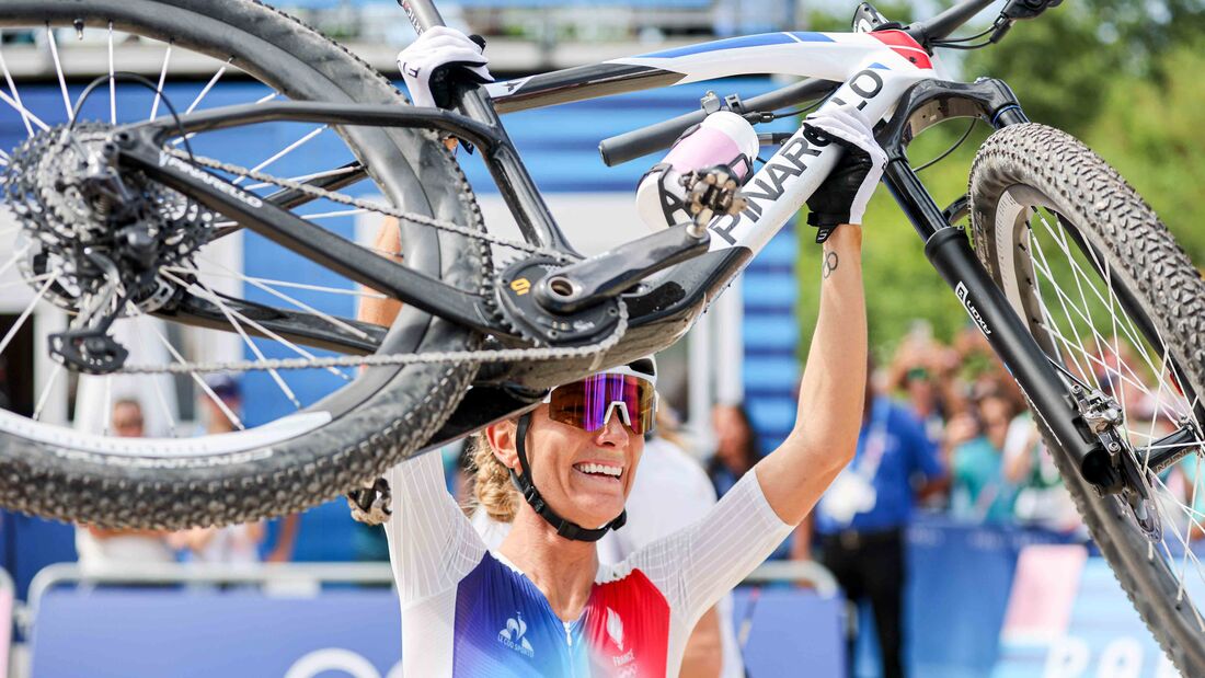 Winner Pauline Ferrand Prevot of France during the Women's Cycling Mountain Bike Women's Cross-country on Day 2 of the Olympic Games Paris 2024 at Elancourt Hill on July 28, 2024 in Élancourt, France. (Photo by Henk Jan Dijks/DeFodi Images/DeFodi via Getty Images)