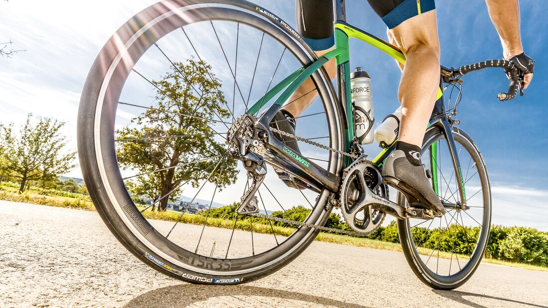 Rennradfahren bei Hitze: Top-Tipps für einen kühlen Kopf