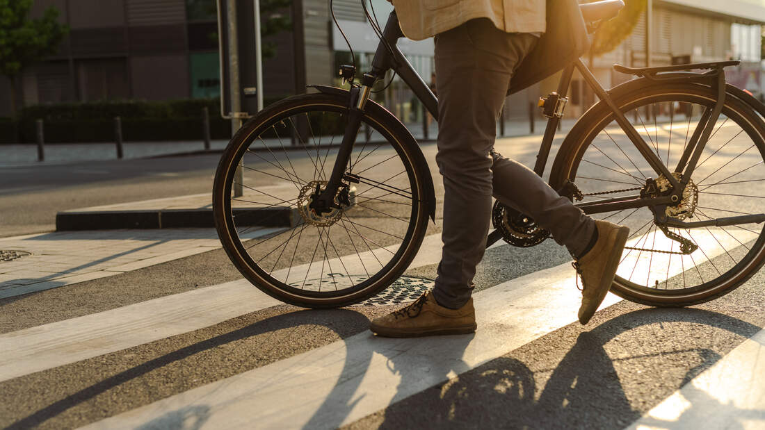 Darf man mit dem Fahrrad über Zebrastreifen fahren? | bike-x.de