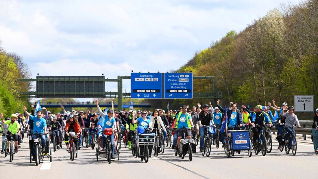 Radsternfahrten in Bayern lockten 10.000e aufs Rad