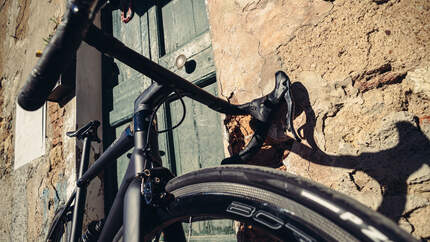 Colnago C68 Rim,Rennrad,Felgenbremse,an Wand gelehnt