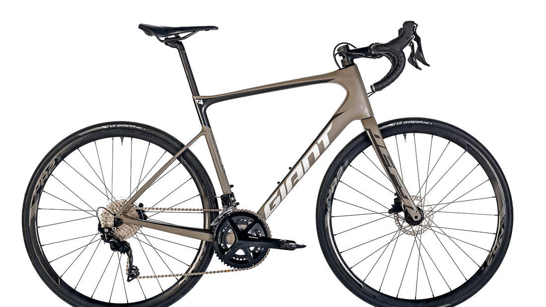 GIANT 2019 DEFY ADVANCED 2 DI2+両脚パワーメーター