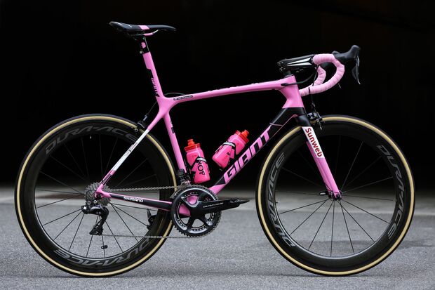 rb-Giant-Dumoulin-Pink-001-Giro-2017-TEASER (jpg)