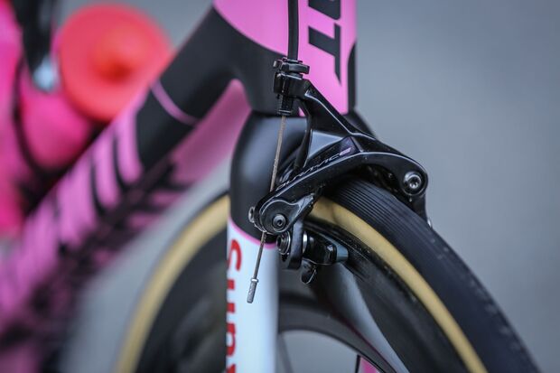 rb-Giant-Dumoulin-Pink-006-Giro-2017 (jpg)
