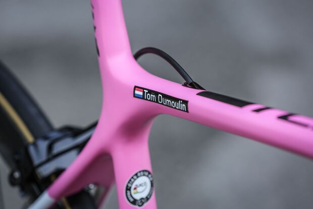 rb-Giant-Dumoulin-Pink-008-Giro-2017 (jpg)