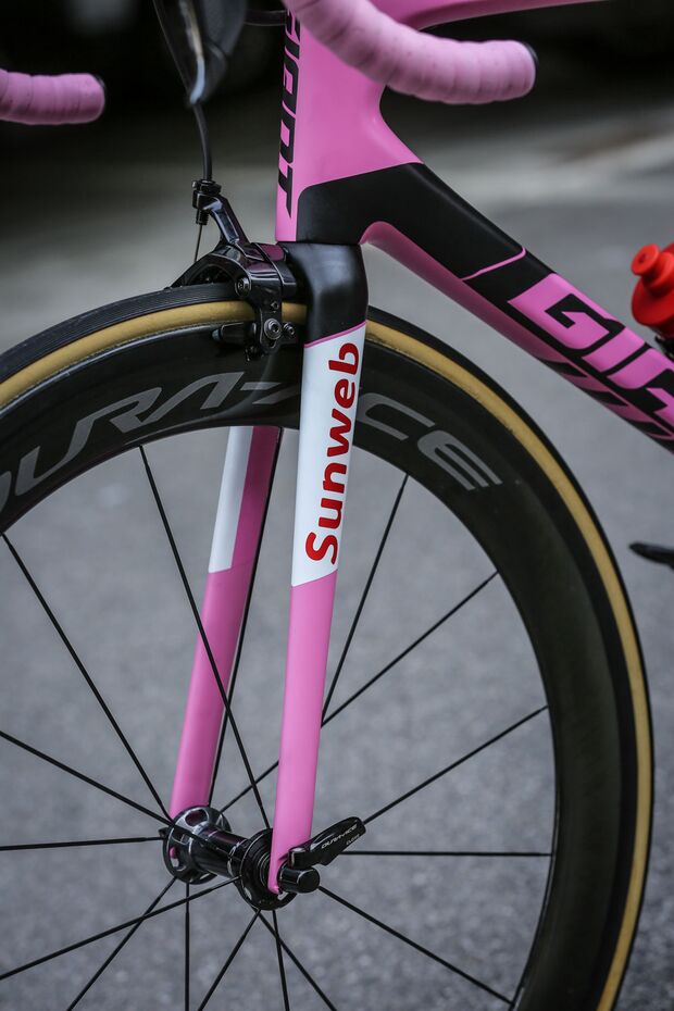 rb-Giant-Dumoulin-Pink-011-Giro-2017 (jpg)