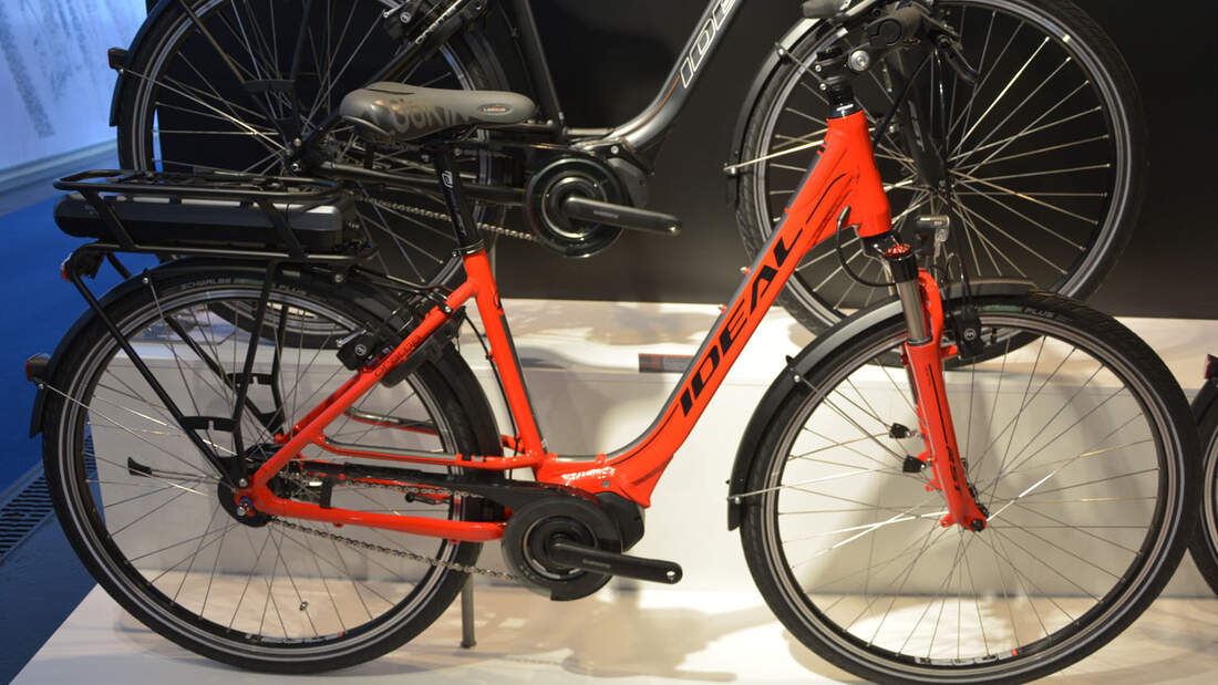 ub-ideal-bikes-orama-323-dc8--rot-eurobike-2015 (jpg)